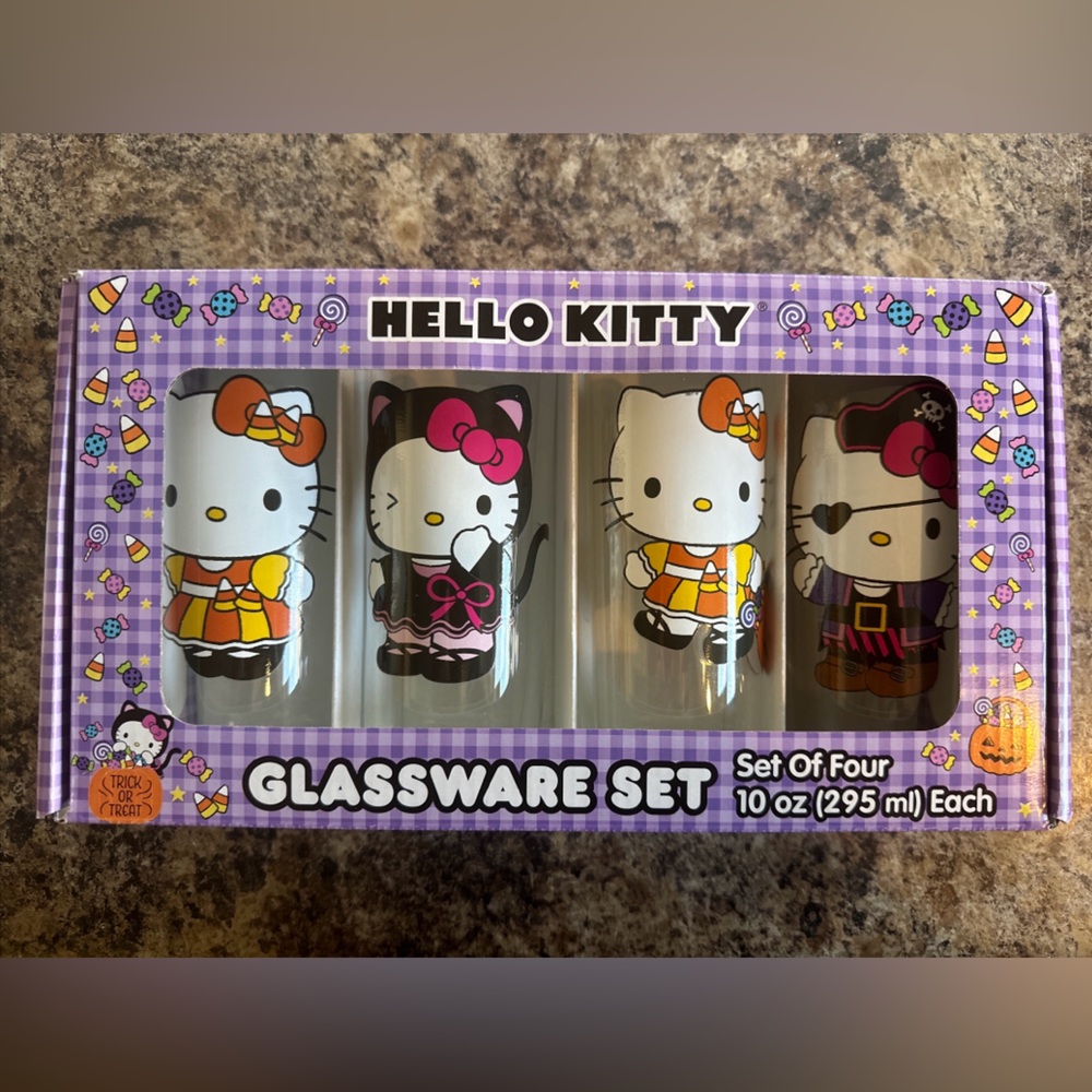 Hello Kitty Halloween Glassware Set